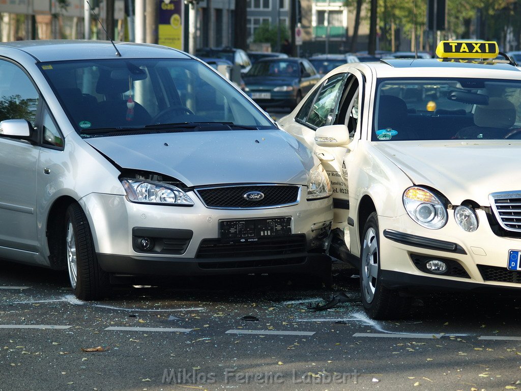 VU 4 PKW Koeln Innere Kanalstr Subbelratherstr  P34.JPG